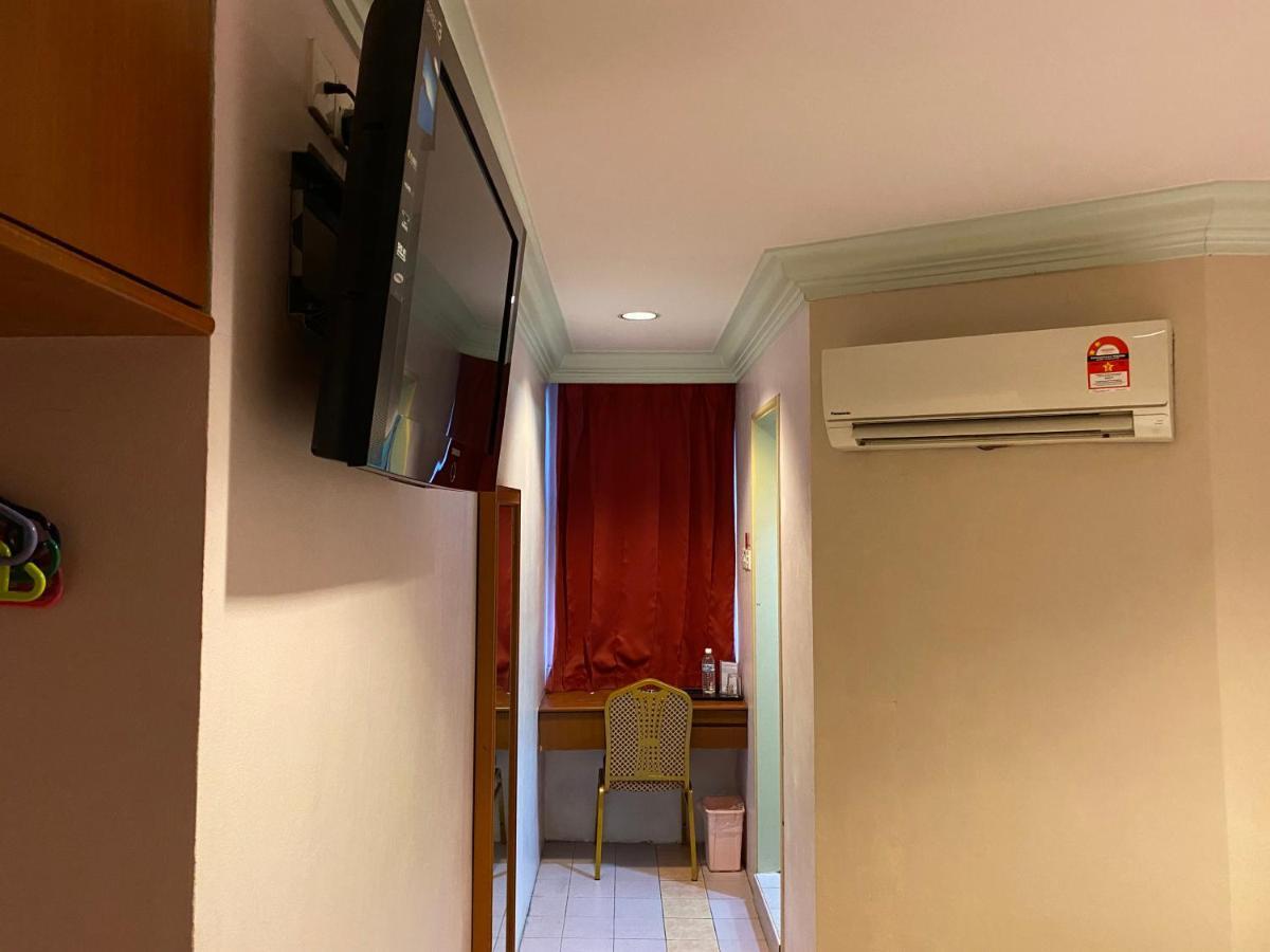 Hotel Deleeton Kota Kinabalu Exteriör bild