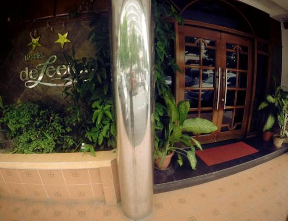 Hotel Deleeton Kota Kinabalu Exteriör bild